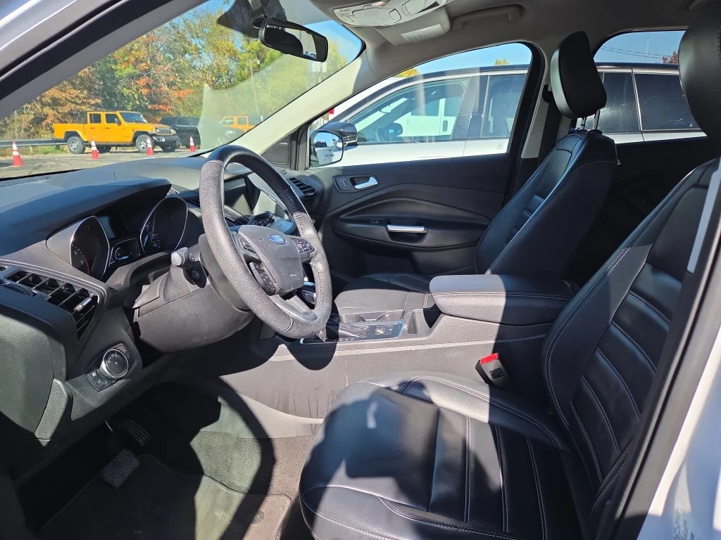 Used 2019 White Ford SEL image 7