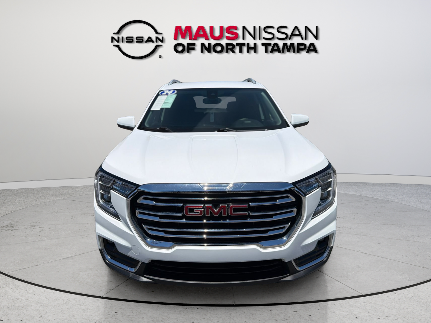 Used 2024 White GMC SLT image 3