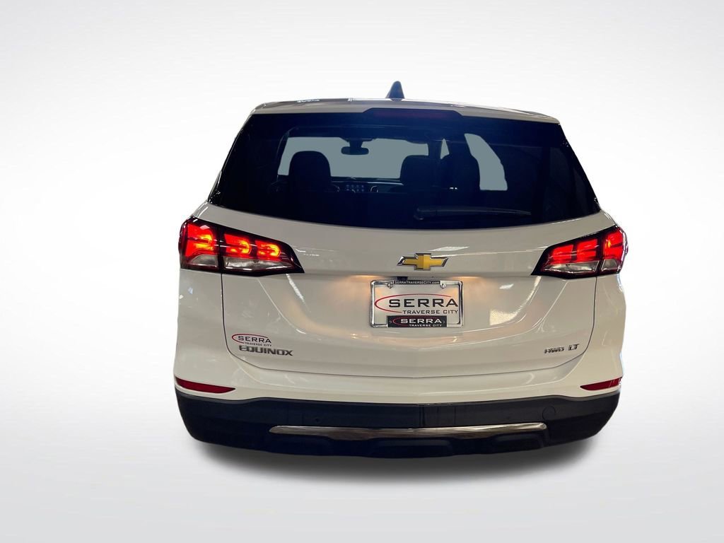 Used 2024 Summit White Chevrolet LT image 4