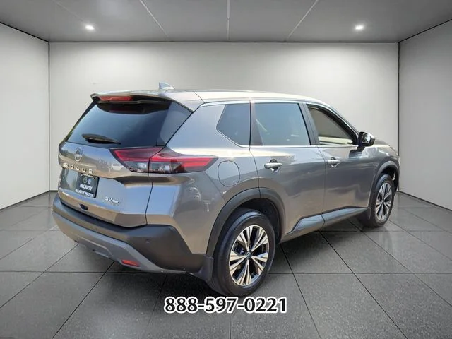 Used 2023 Gray Nissan SV image 5