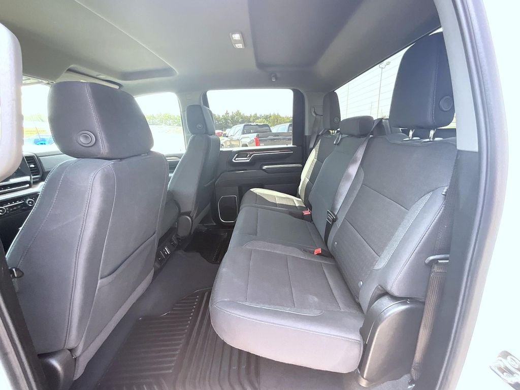 Used 2025 White Chevrolet LT image 19