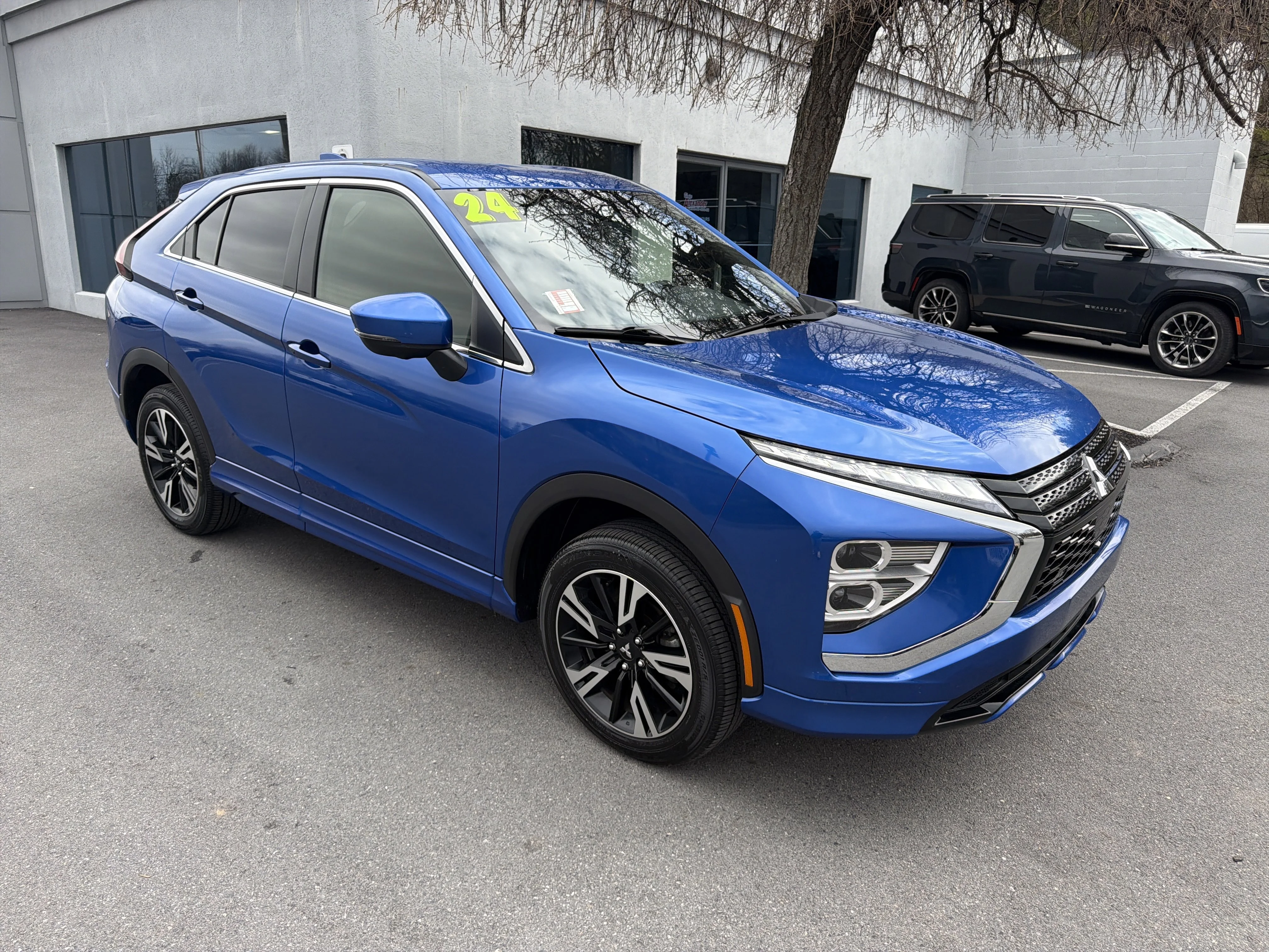 2024 Mitsubishi Eclipse Cross SEL S-AWC's photo