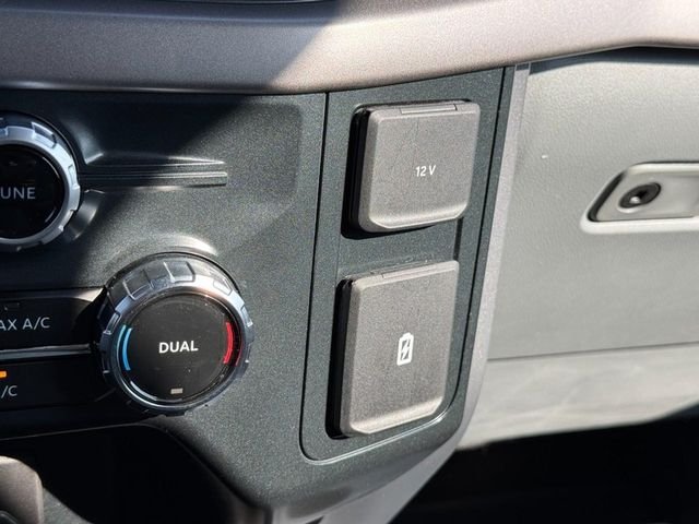 Used 2025 Oxford White Ford XLT image 19