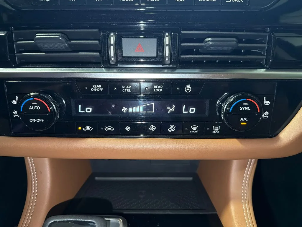 Used 2024 Super Black Nissan Platinum image 36