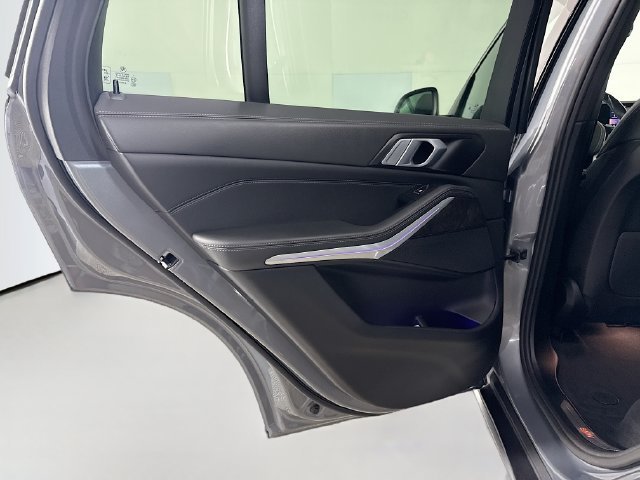 Used 2024 Skyscraper Grey Metallic BMW sDrive40i image 22