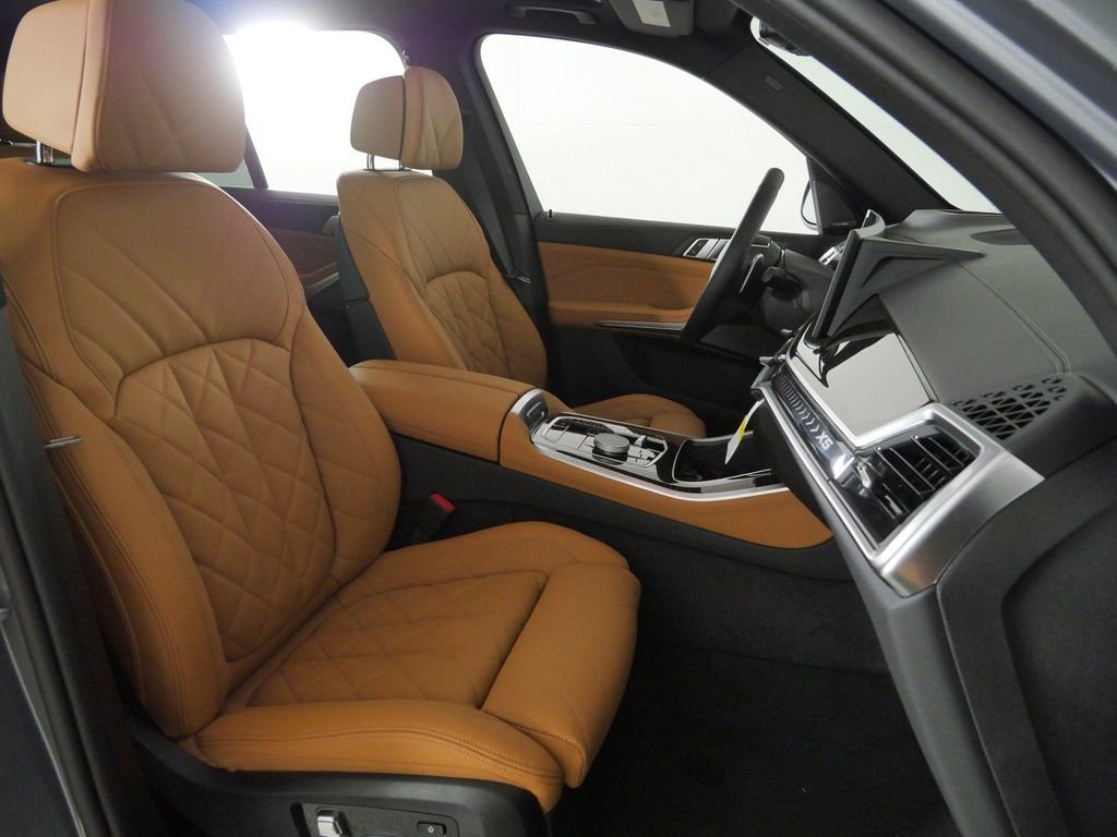 New 2026 Skyscraper Grey Metallic BMW xDrive40i image 21