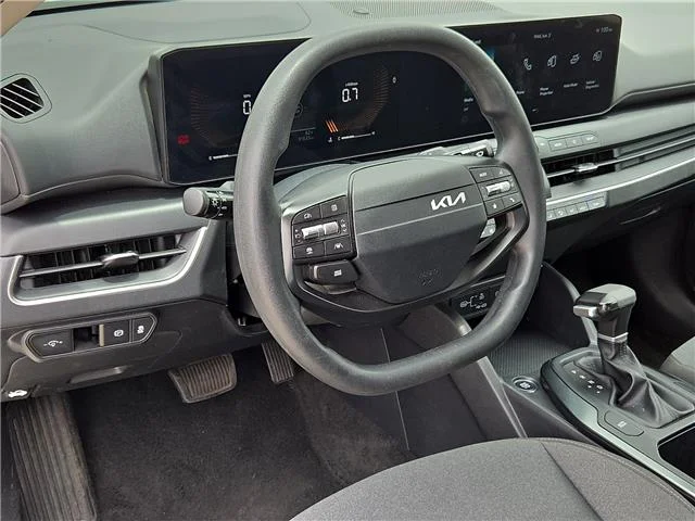 Used 2025 Snow White Pearl KIA LXS (IVT) image 13