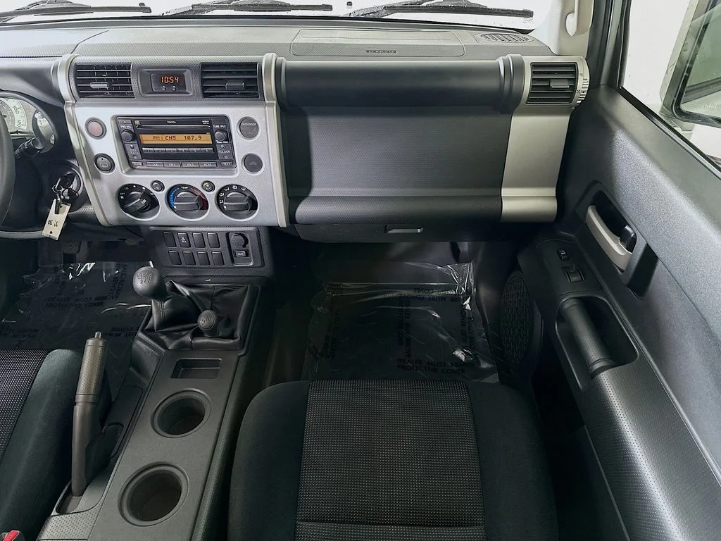 Used 2007 Titanium Metallic Toyota  image 23