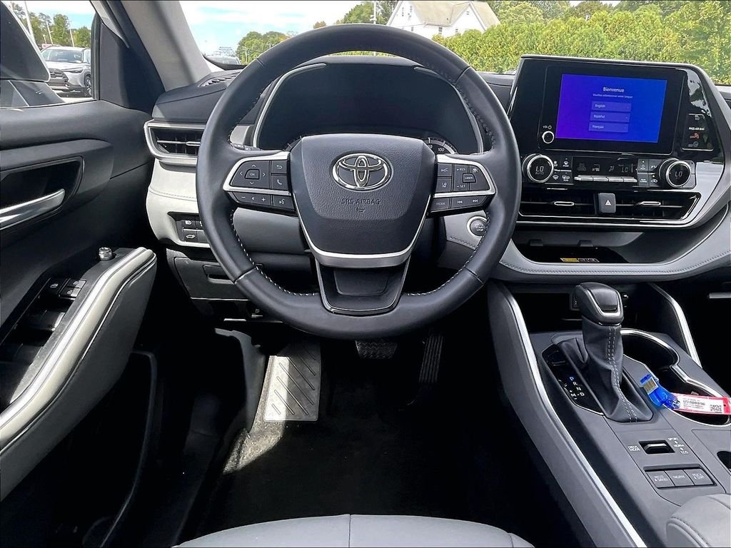 Used 2026 Beige Toyota XLE image 18