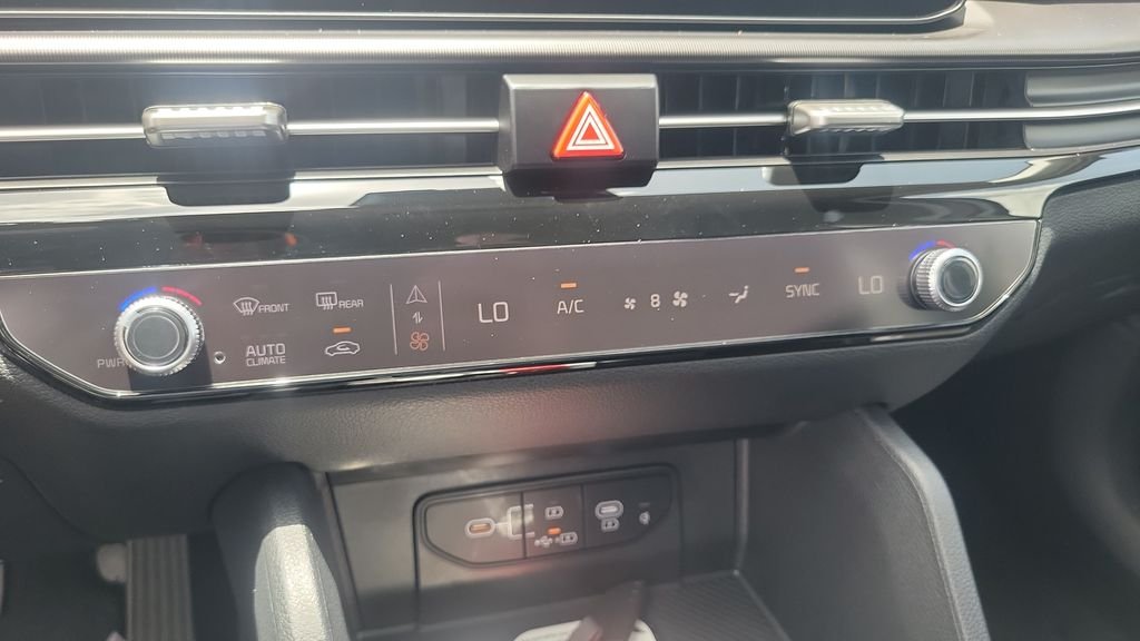 New 2026 Glacial White Pearl Kia EX image 15
