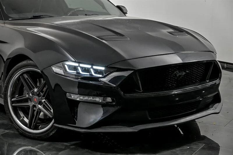 Used 2018 Shadow Black Ford GT Premium image 2