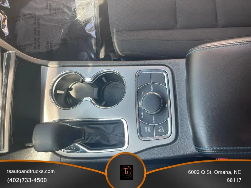 Used 2019 Black Jeep Upland Sport Utility 4D image 26