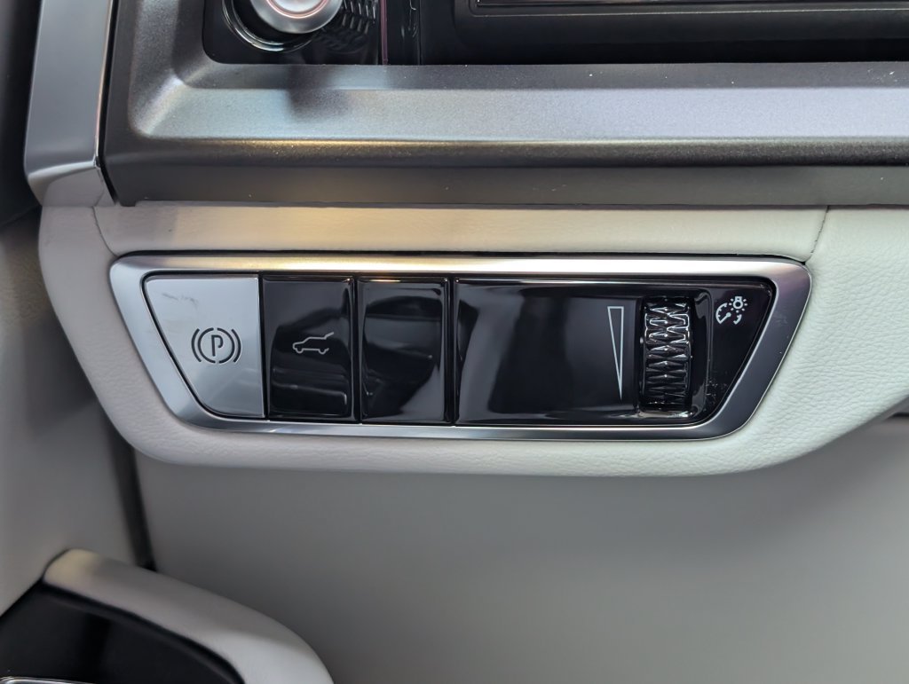 2027 Cadillac VISTIQ Sport - Photo 30