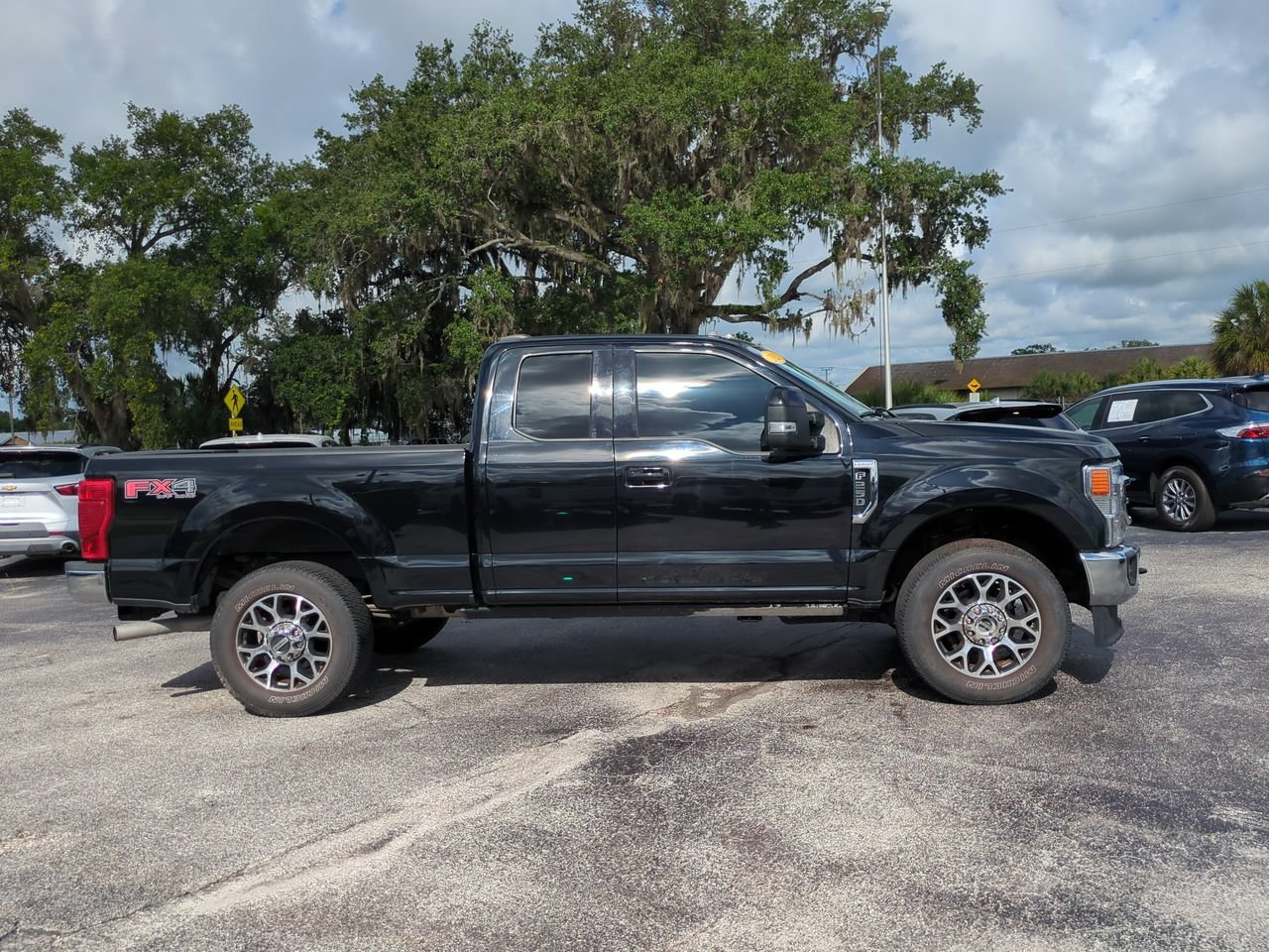 Used 2021  Ford  image 3