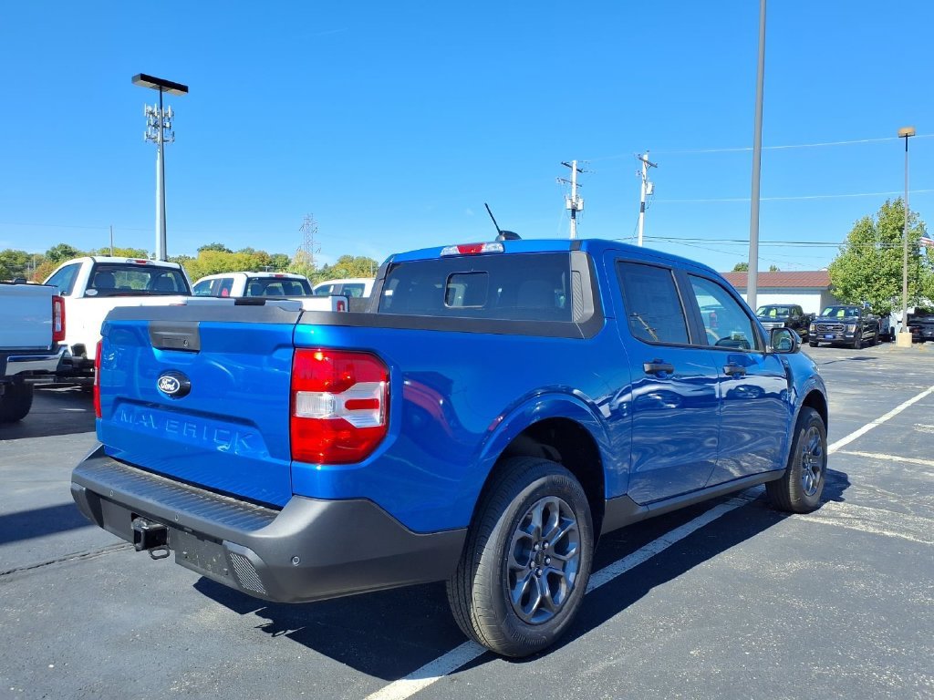 New 2026 Blue Ford XLT image 4