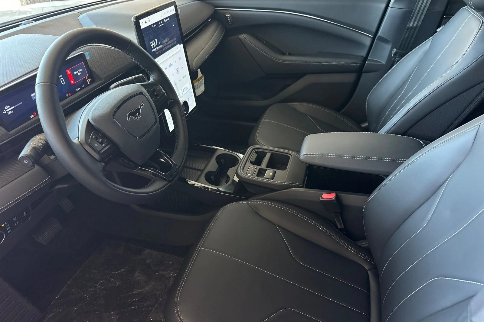 New 2026 White Ford Select image 9