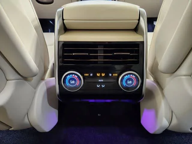 Used 2023 Belgravia Green Metallic Land Rover Autobiography image 30