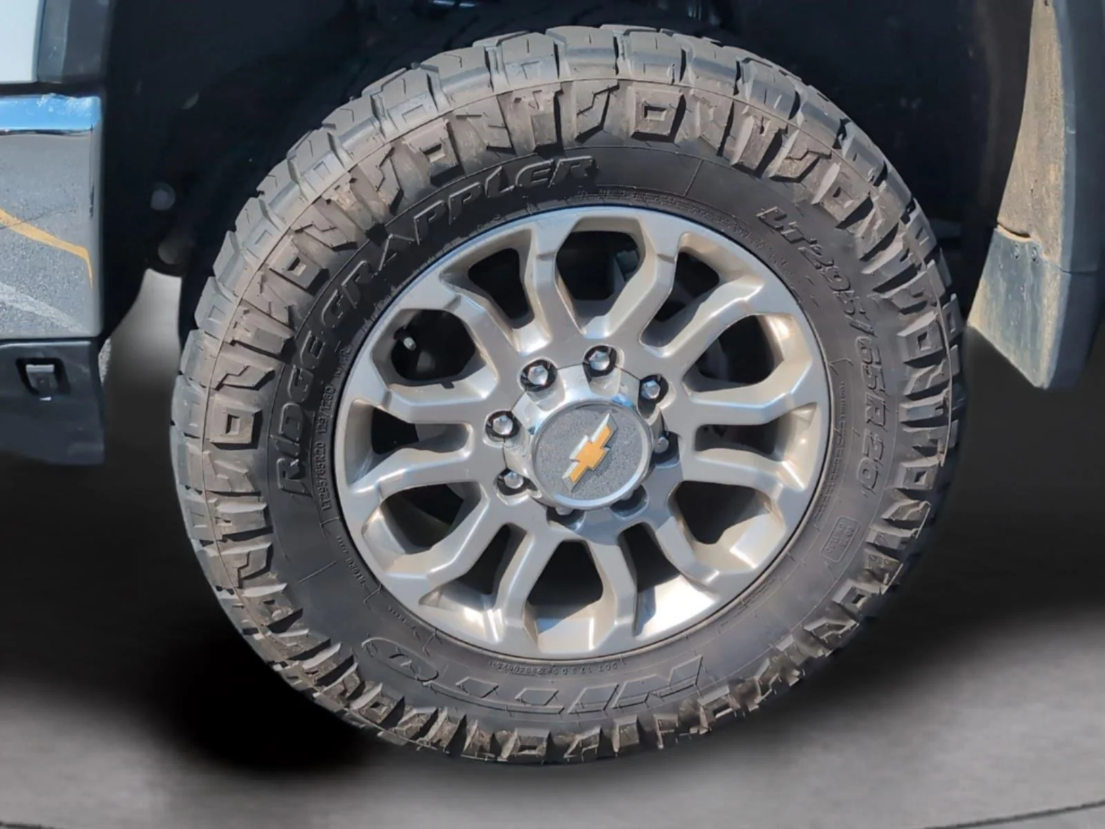 Used 2024 Summit White Chevrolet LTZ image 12