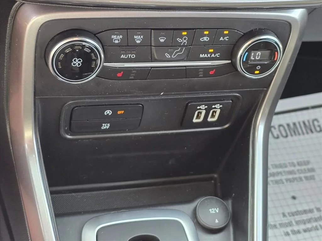 Used 2020 Black Ford SE image 20