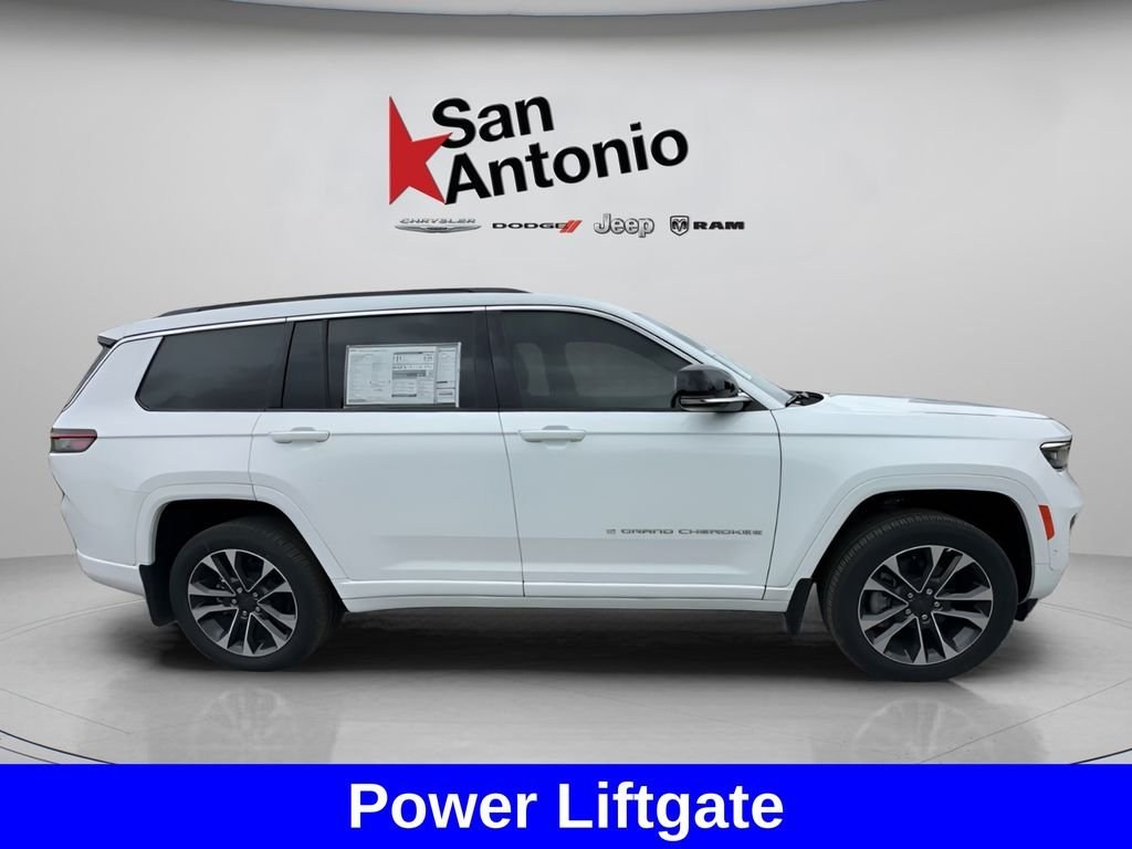 New 2025 Bright White Clear-Coat Exterior Paint Jeep Overland image 18