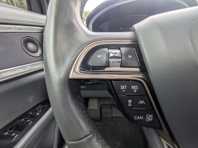 Used 2019 Gray Lincoln Reserve image 25