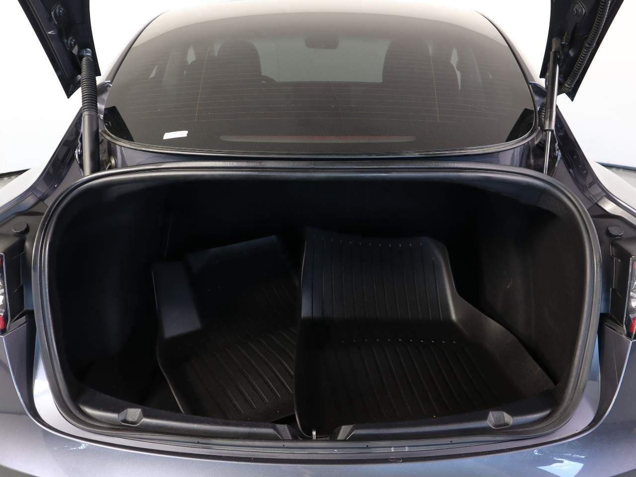 Used 2022 Blue Tesla Performance image 17