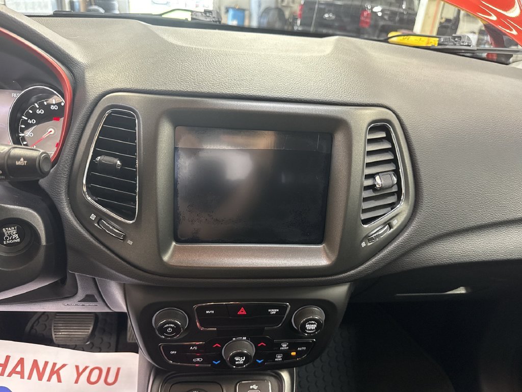 Used 2018 Spitfire Orange Clearcoat Jeep Trailhawk image 18