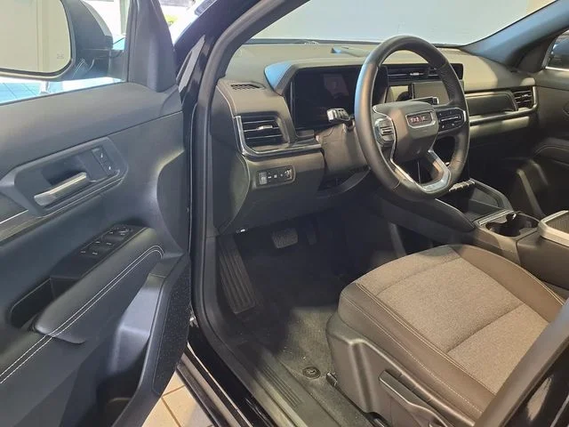 Used 2026 Ebony Twilight Metallic GMC Elevation image 7