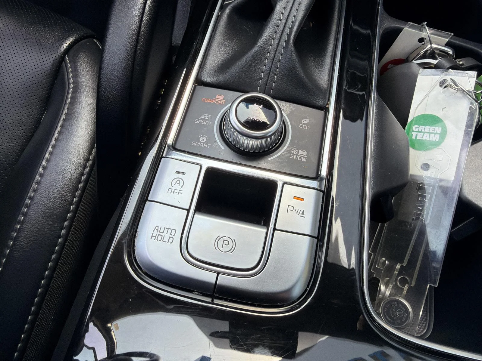 Used 2024 Everlasting Silver Kia S image 32