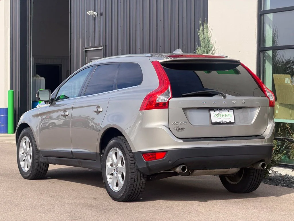 Used 2013 Silver Volvo 3.2 Platinum image 3