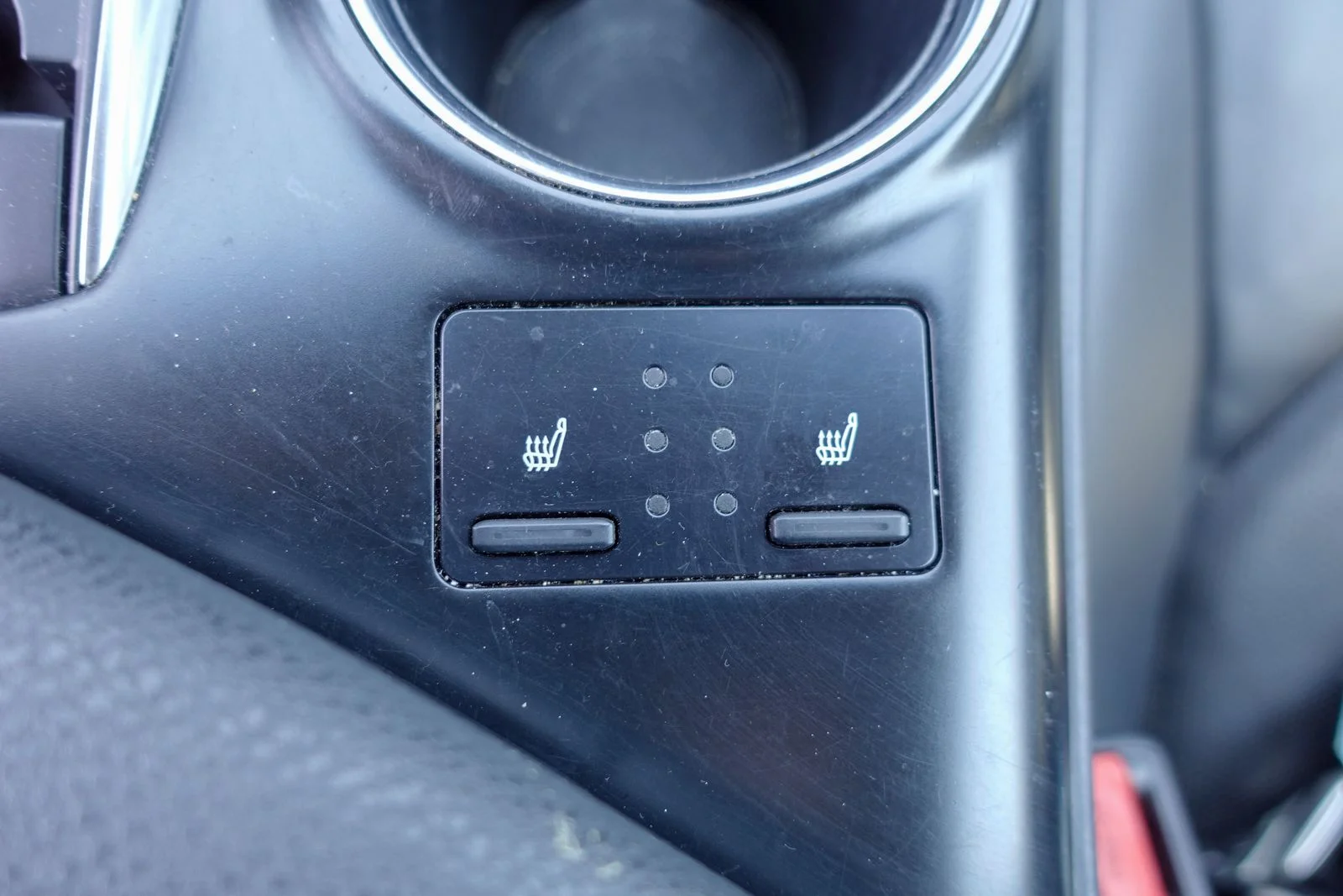 Used 2018 Wind Chill Pearl Toyota XSE image 24