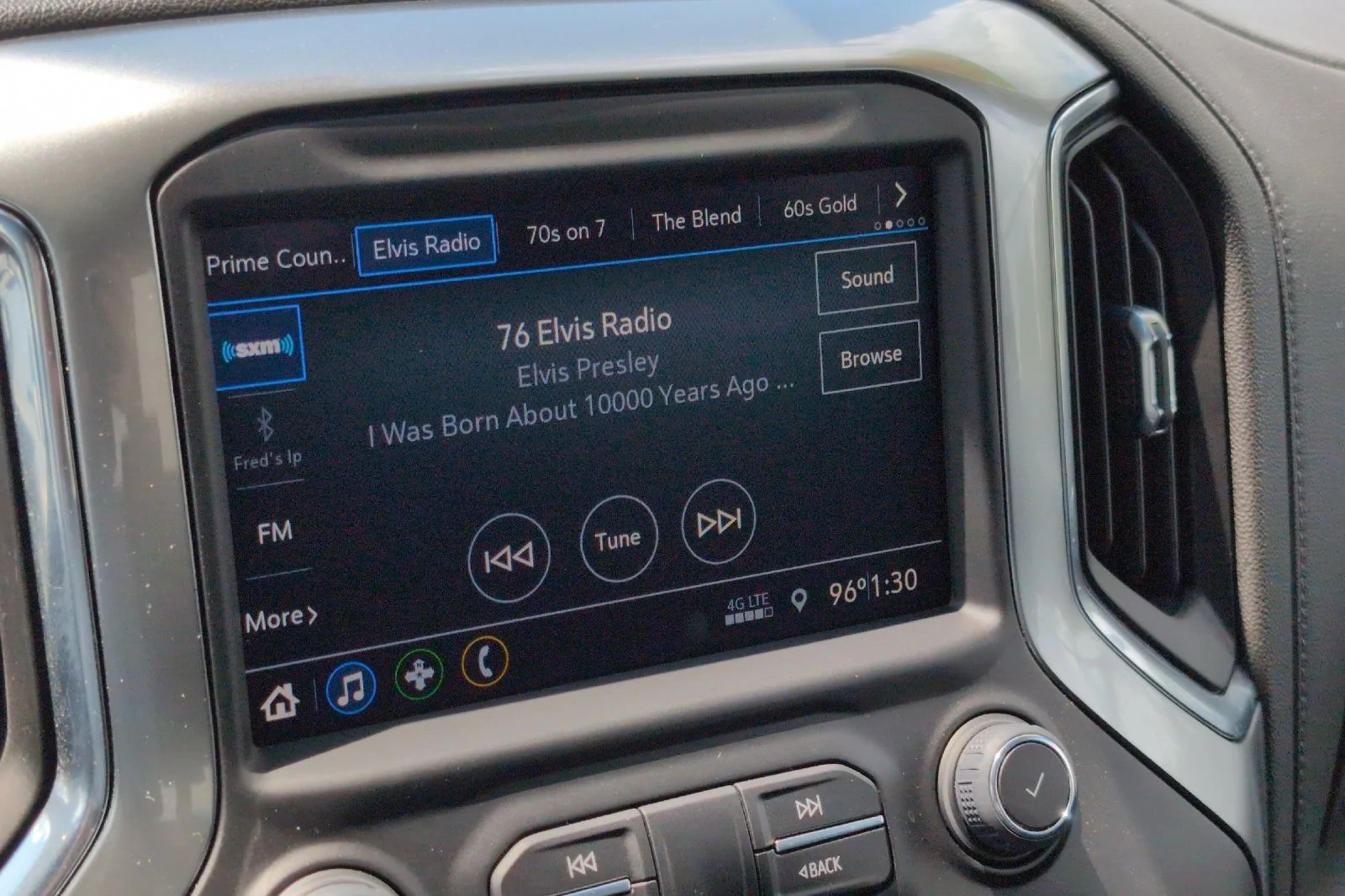 Used 2022 GREENSTONE METALLIC Chevrolet LT image 18