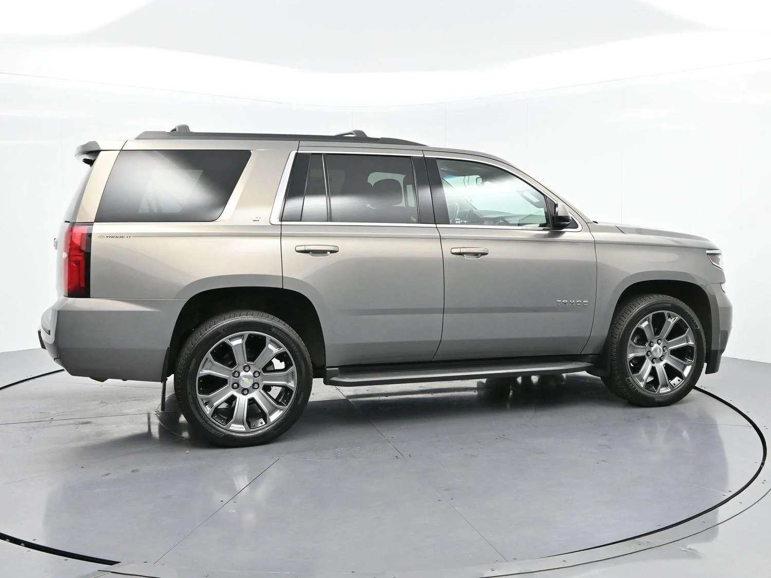 Used 2018 PEPPERDUST METALLIC Chevrolet LT image 8