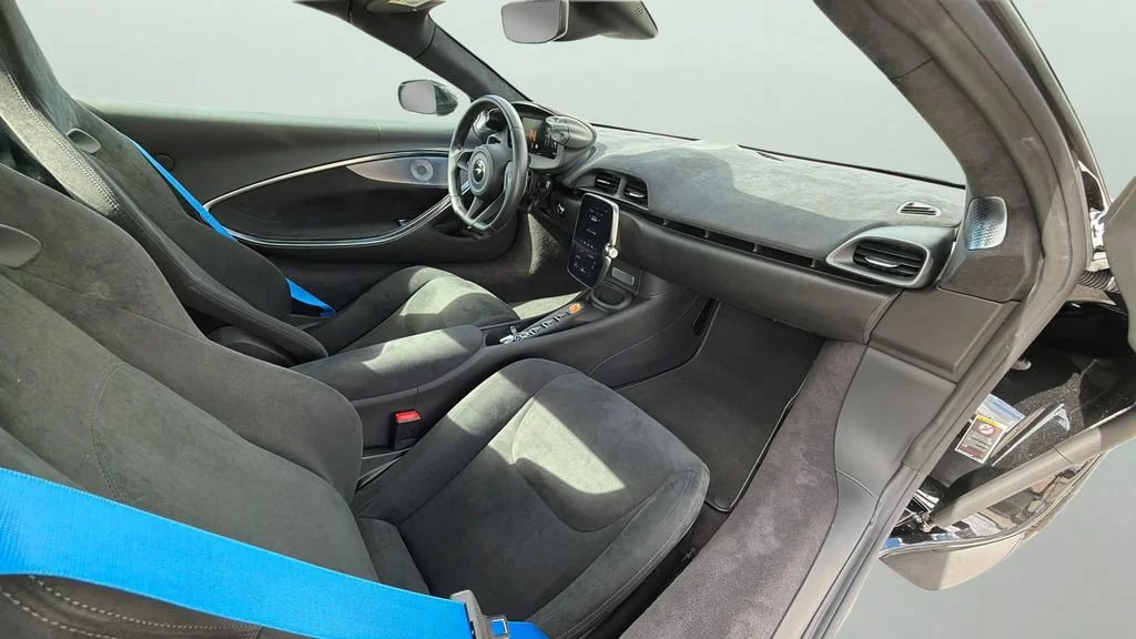 Used 2026  McLaren Spider image 23