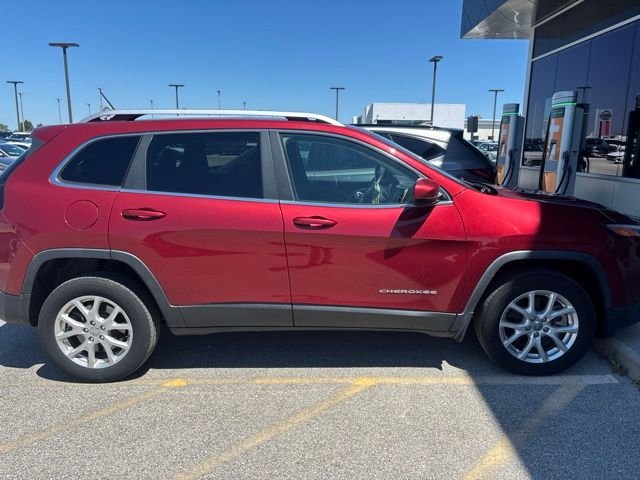 Used 2015 Deep Cherry Red Crystal Pearlcoat Jeep Latitude image 4