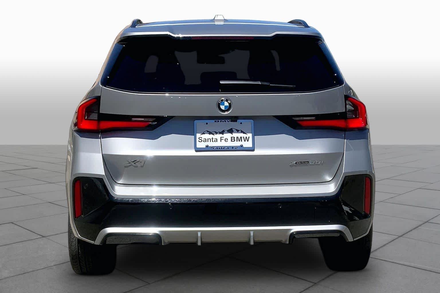 New 2026 Space Silver Metallic BMW xDrive28i image 4