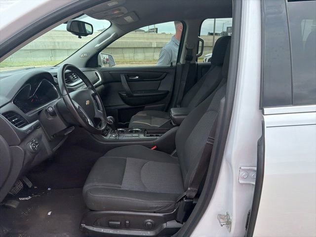 Used 2016 IRIDESCENT PEARL TRICOAT Chevrolet LT image 5