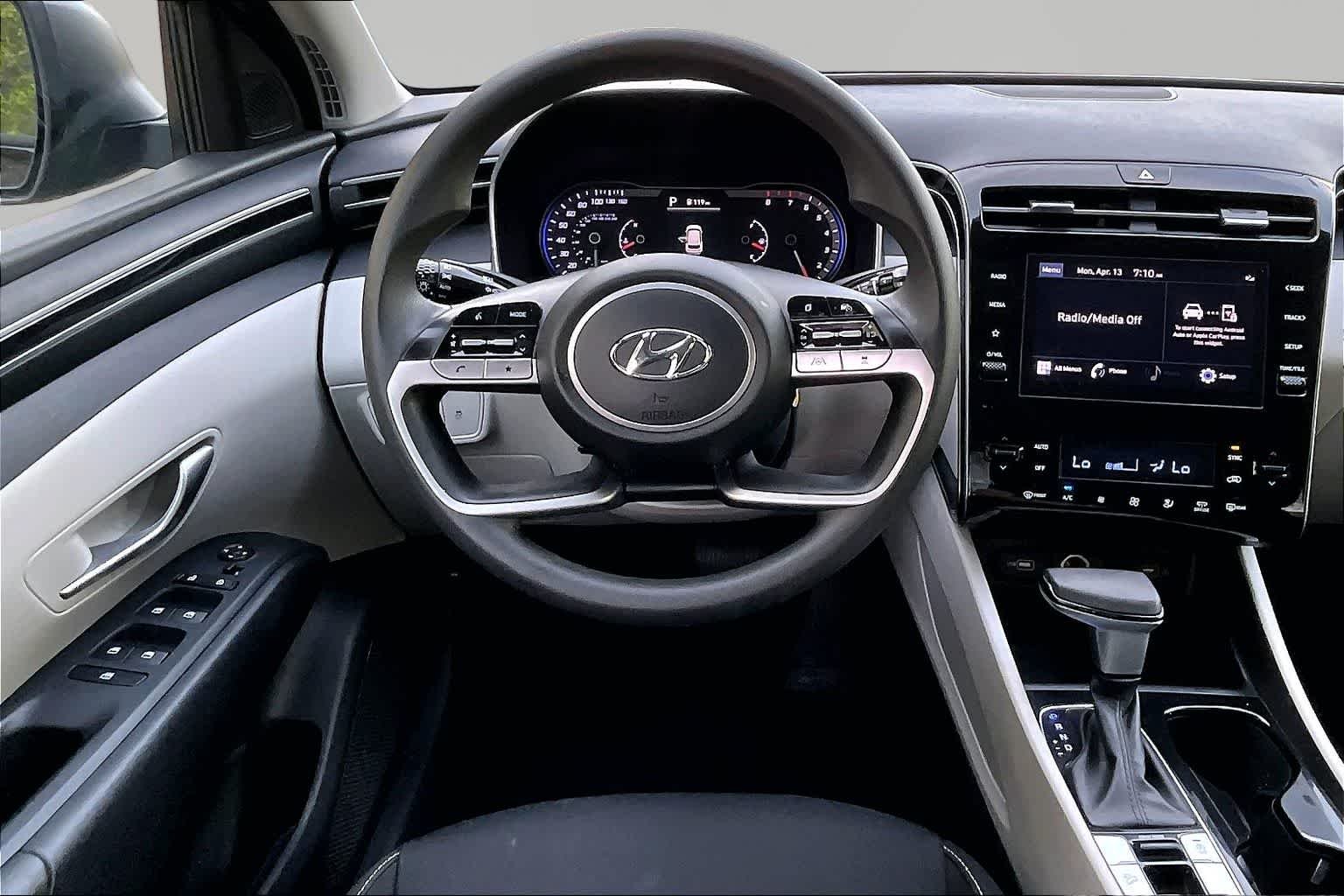 Used 2024 Black Pearl Hyundai SEL image 6