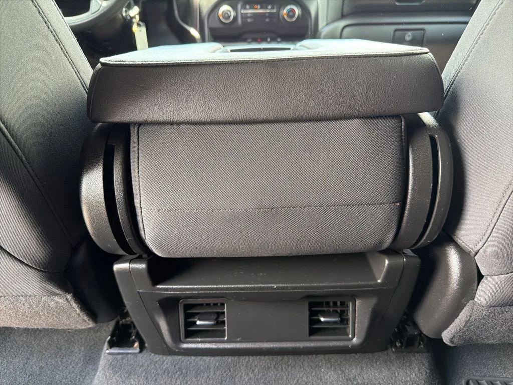 Used 2021 White Chevrolet Custom image 23