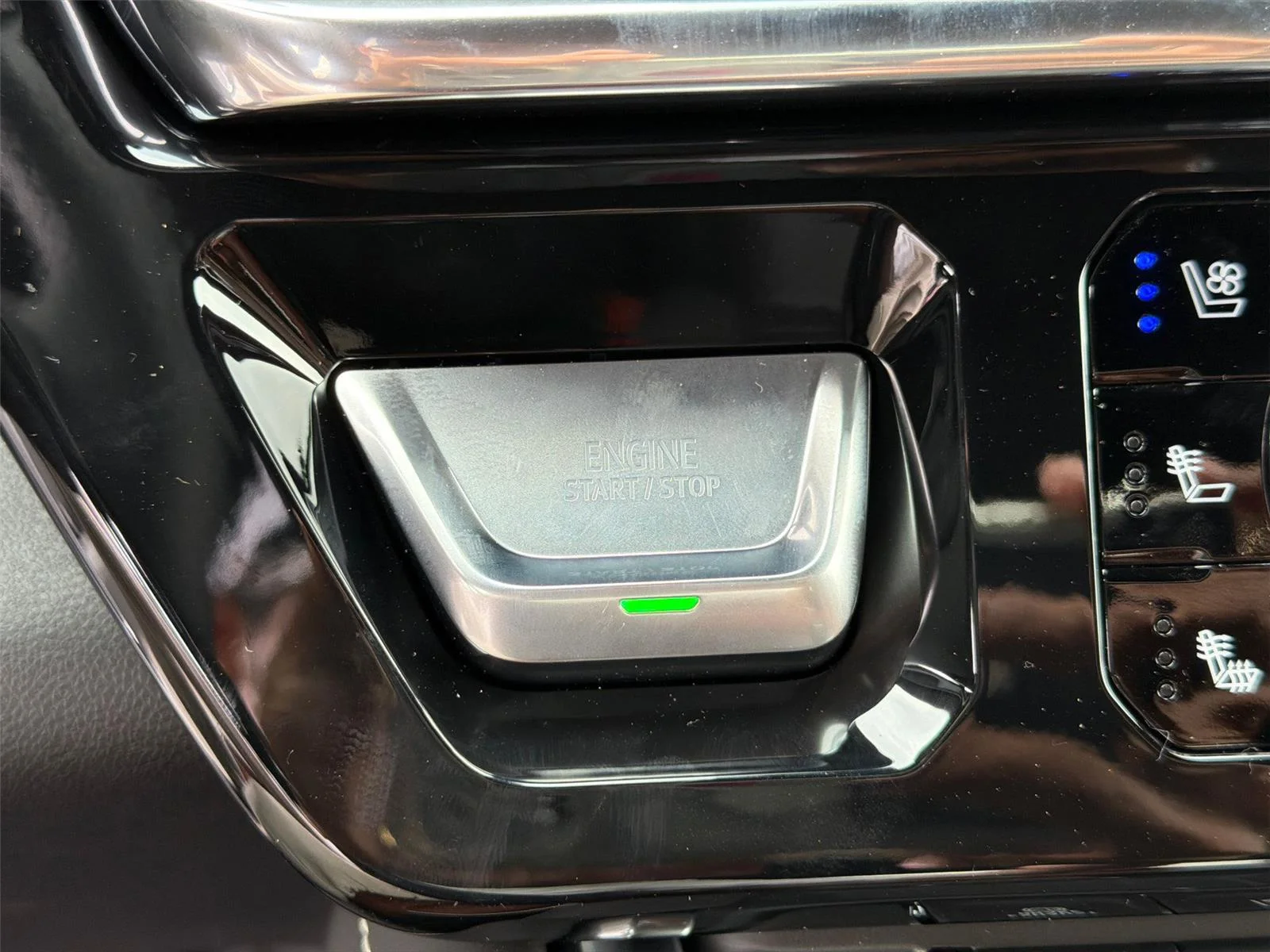 2026 GMC Sierra 2500HD Denali Ultimate - Photo 23