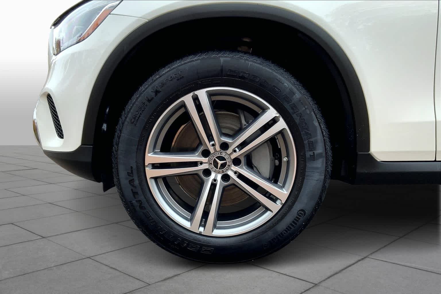 Used 2020 Polar White Mercedes-Benz GLC 300 image 11