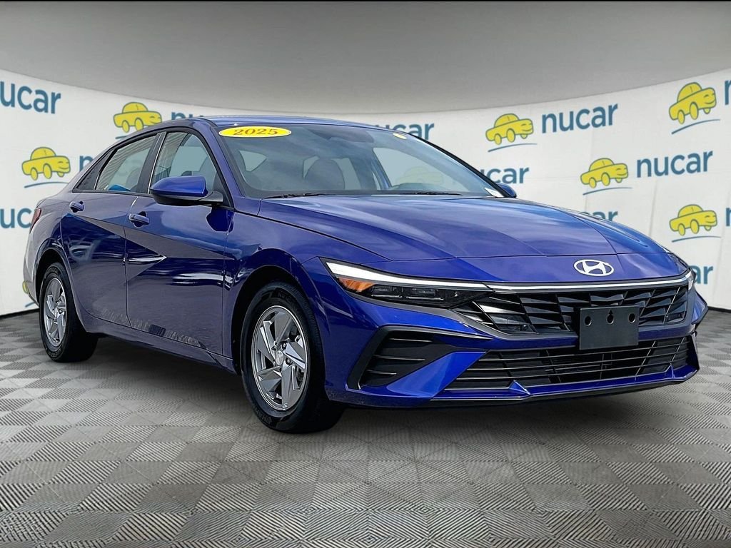 Used 2025 Blue Hyundai SE image 1