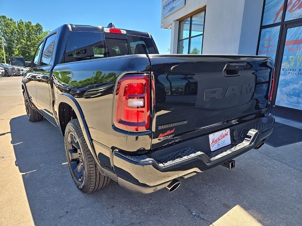 New 2026 Diamond Black Crystal Pearl-Coat Exterior Paint RAM Big Horn/Lone Star image 8