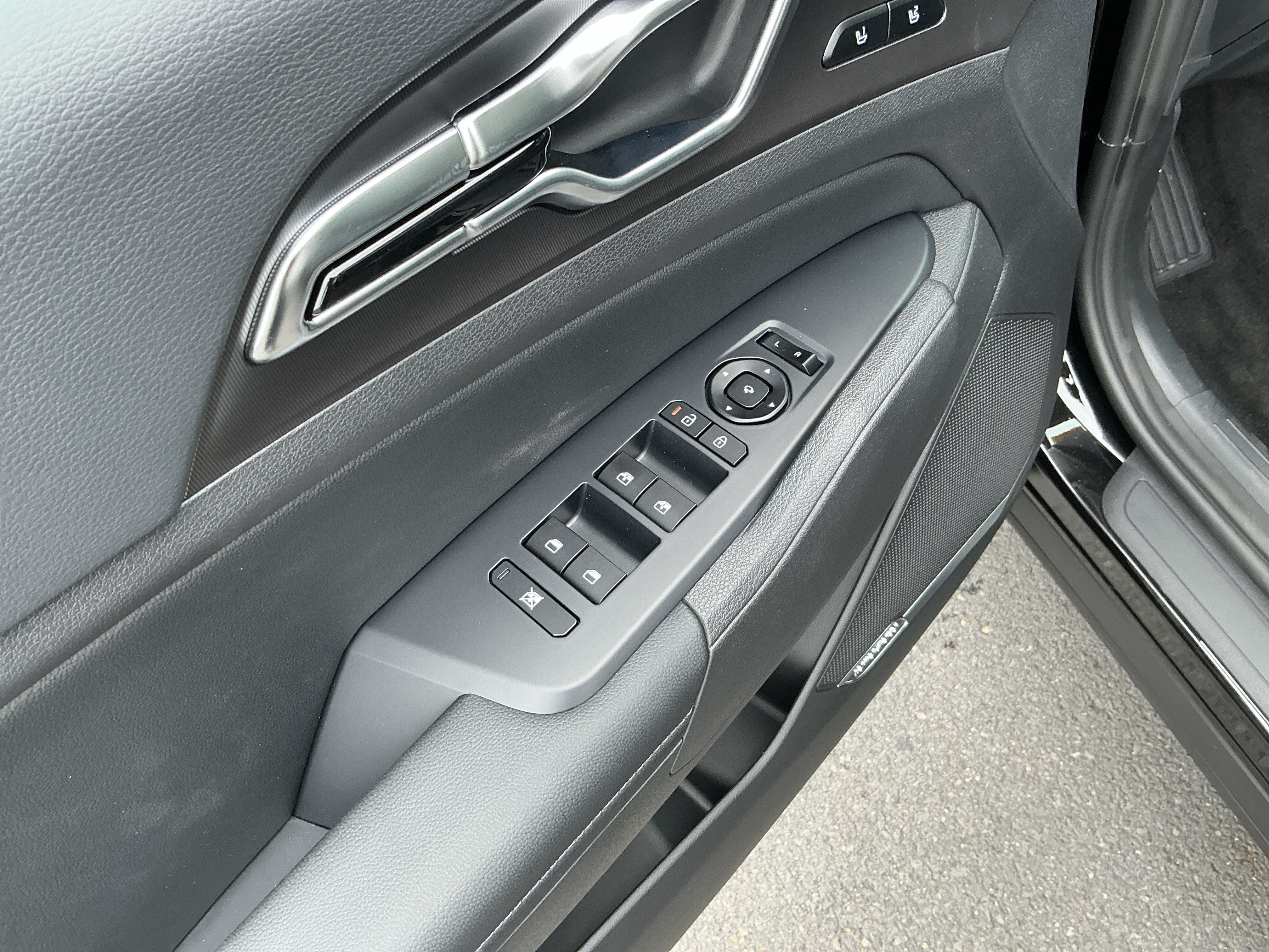 New 2027 Fusion Black Kia SX Prestige image 14
