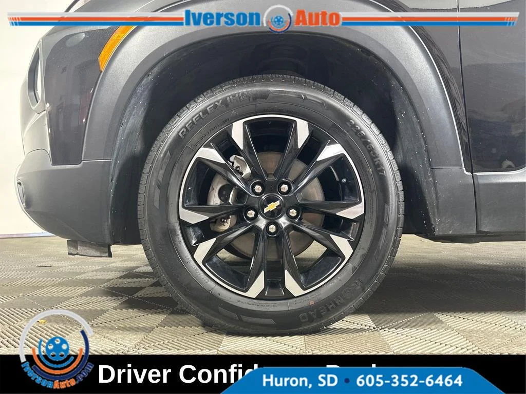 Used 2022 Mosaic Black Metallic Chevrolet LT image 8