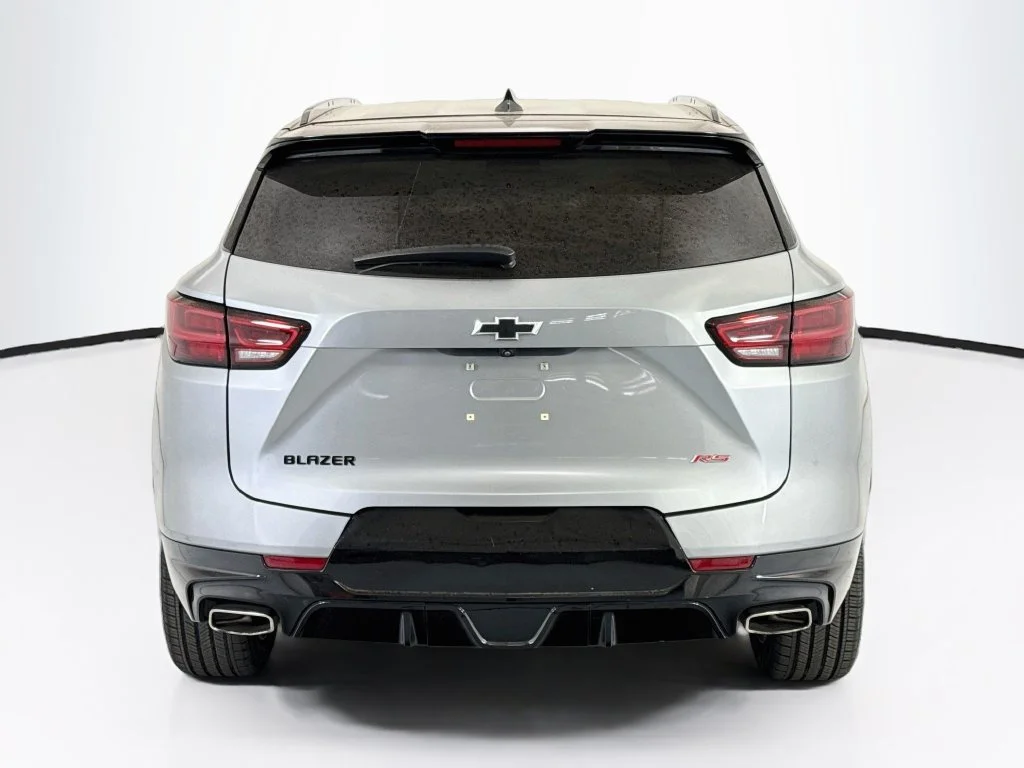 Used 2023 Gray Chevrolet RS image 6