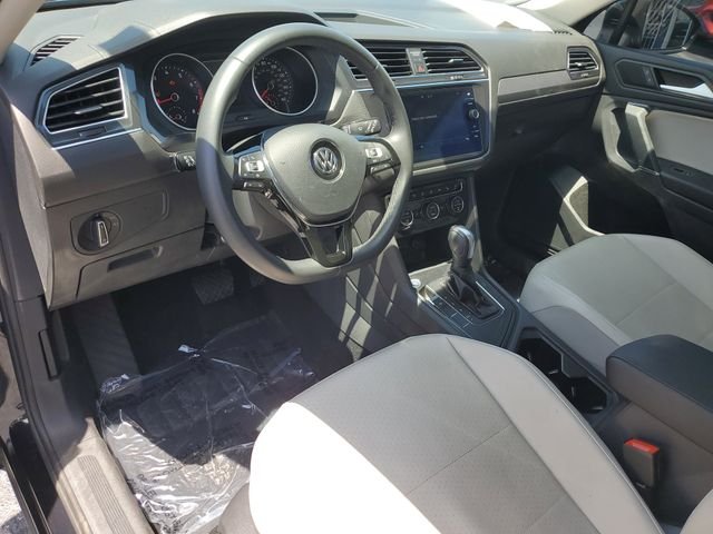 Used 2020 Black Volkswagen 2.0T SE image 8