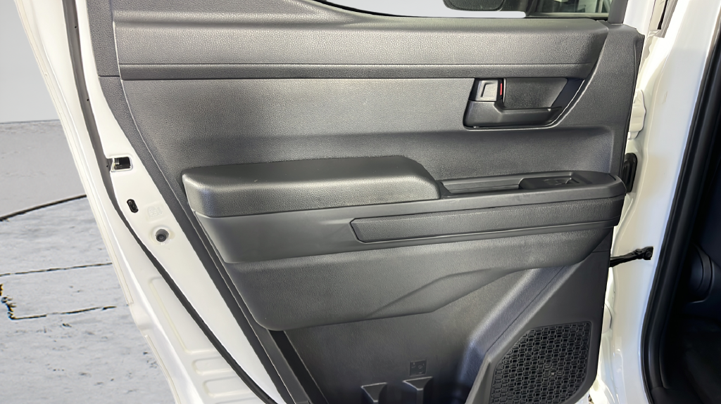 2025 Toyota Tacoma SR5 - Photo 15