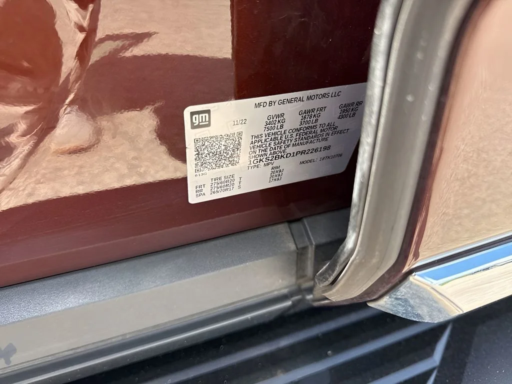 Used 2023 Redwood Metallic GMC SLT image 39