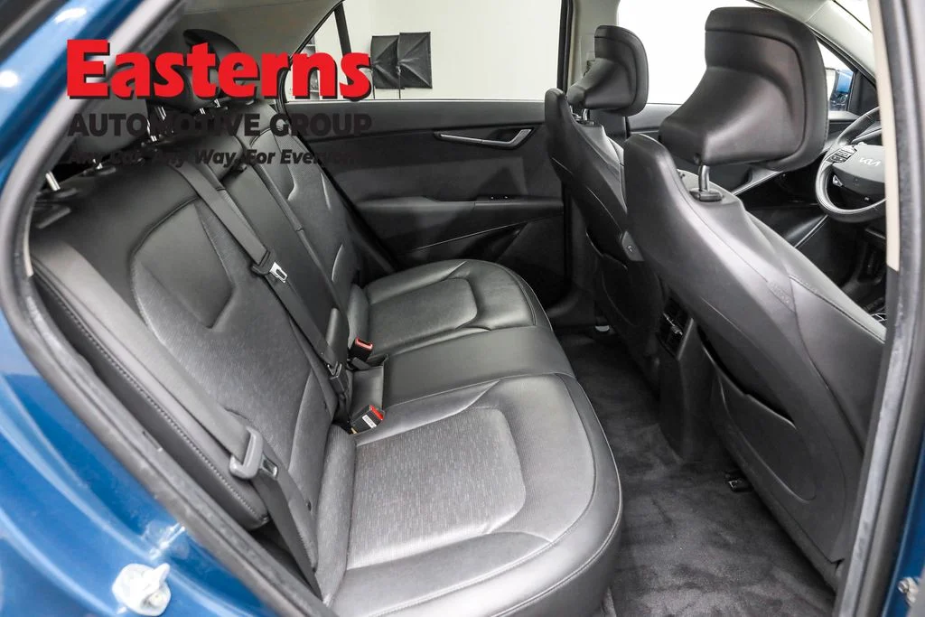 Used 2023 Blue Kia Wave image 23